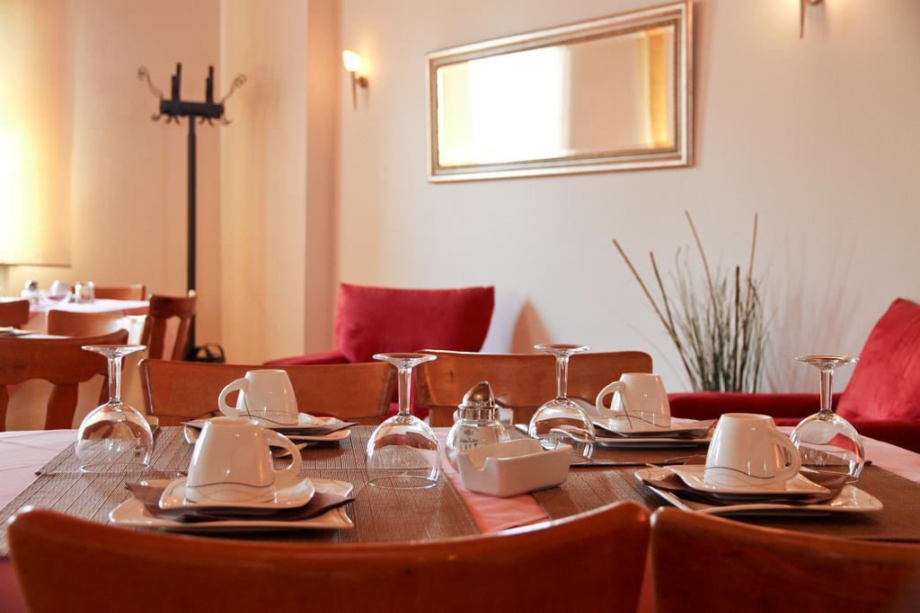 Landgasthof Zur Sonne I Hotel & Restaurant Neuburg am Rhein المظهر الخارجي الصورة
