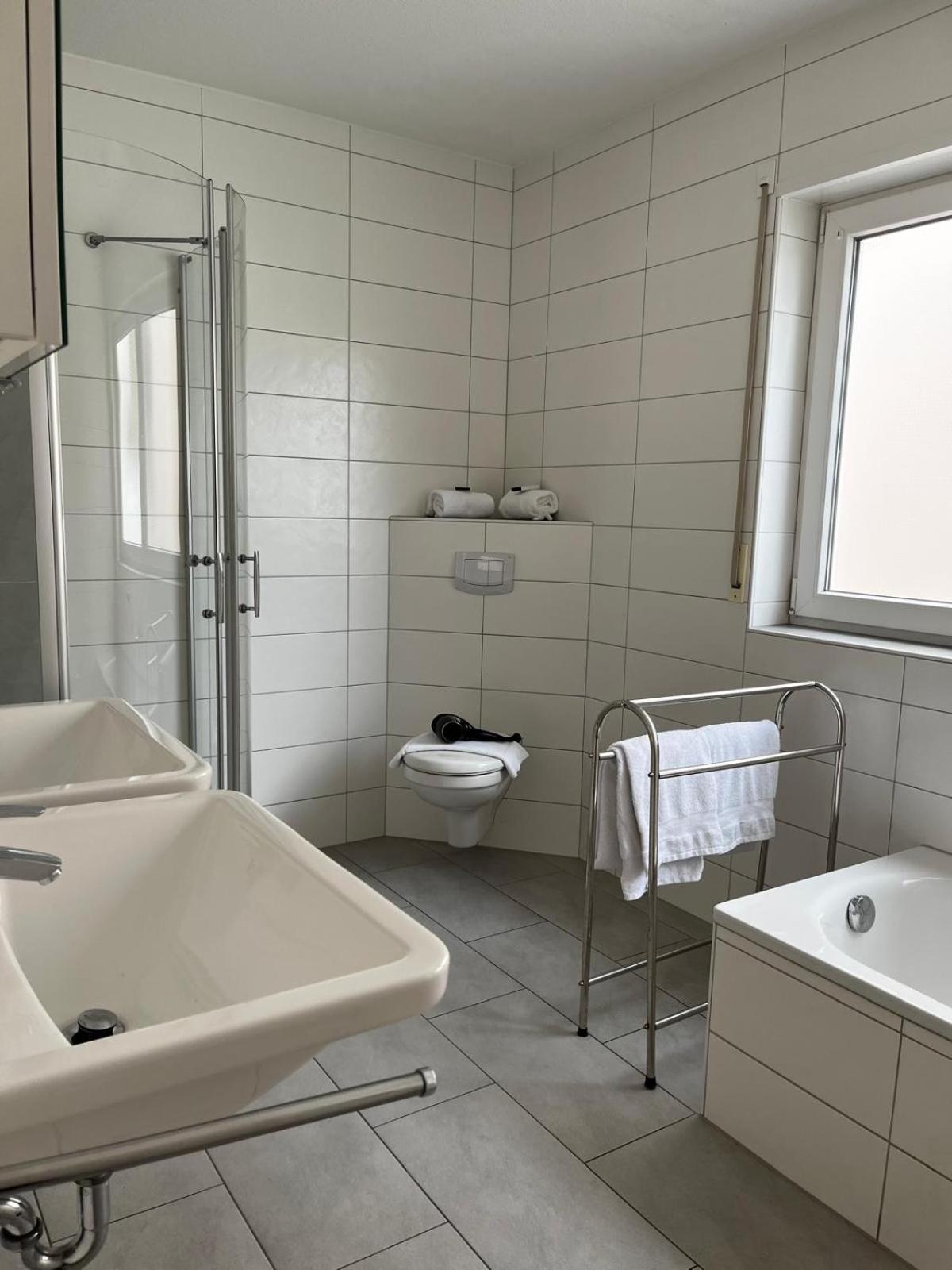 Landgasthof Zur Sonne I Hotel & Restaurant Neuburg am Rhein المظهر الخارجي الصورة