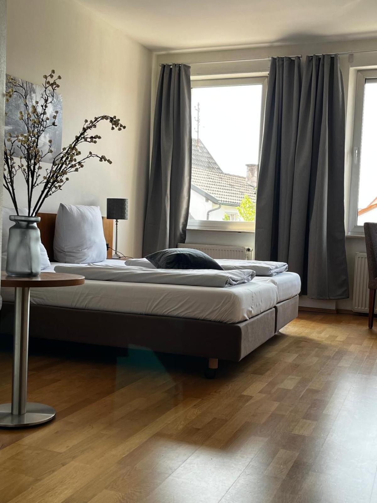 Landgasthof Zur Sonne I Hotel & Restaurant Neuburg am Rhein المظهر الخارجي الصورة