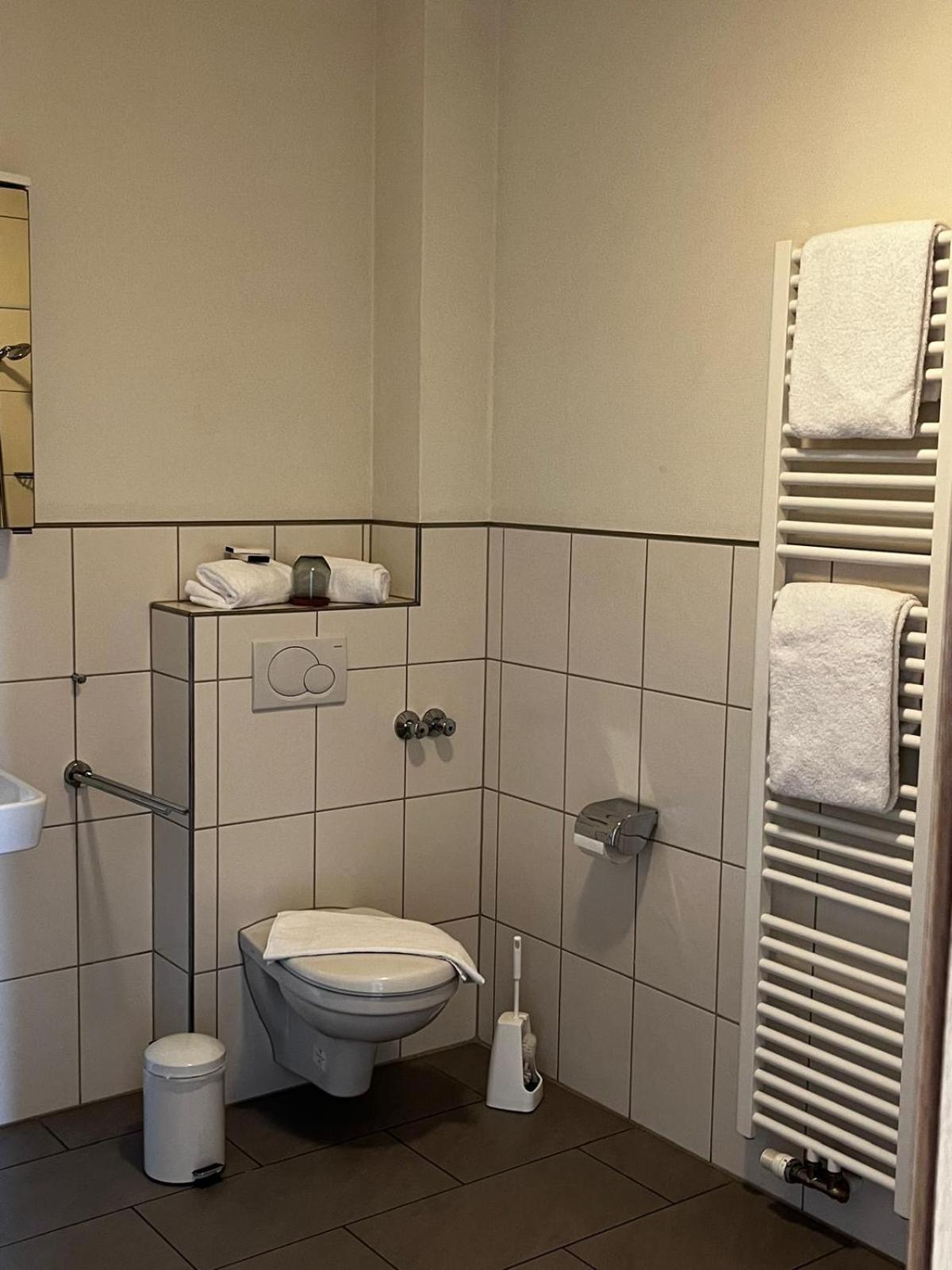 Landgasthof Zur Sonne I Hotel & Restaurant Neuburg am Rhein المظهر الخارجي الصورة